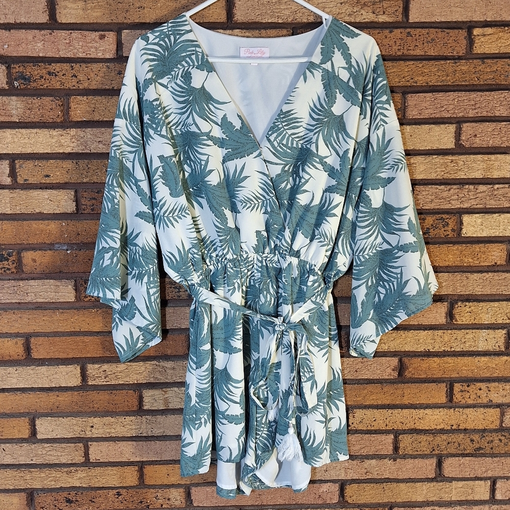 Pink Lily Medium White and Green Tropical Leaf Tie-Waist Romper